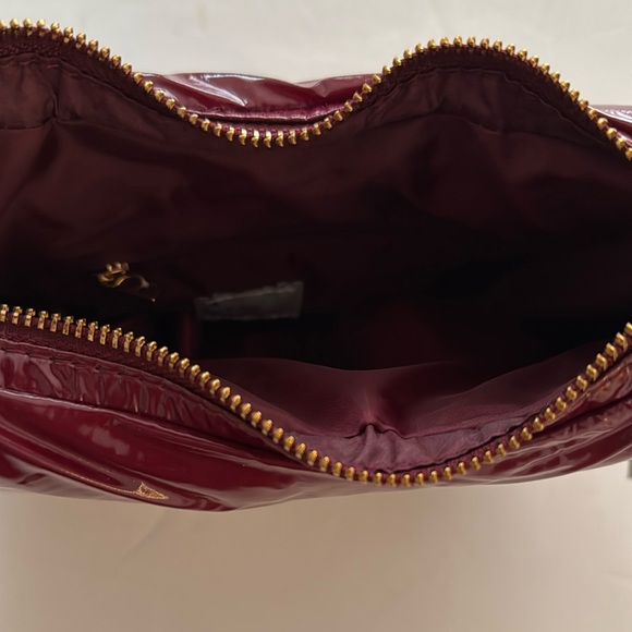 (NWT) Burgundy Puffer Style Shoulder Handbag / Purse - Picture 4 of 7